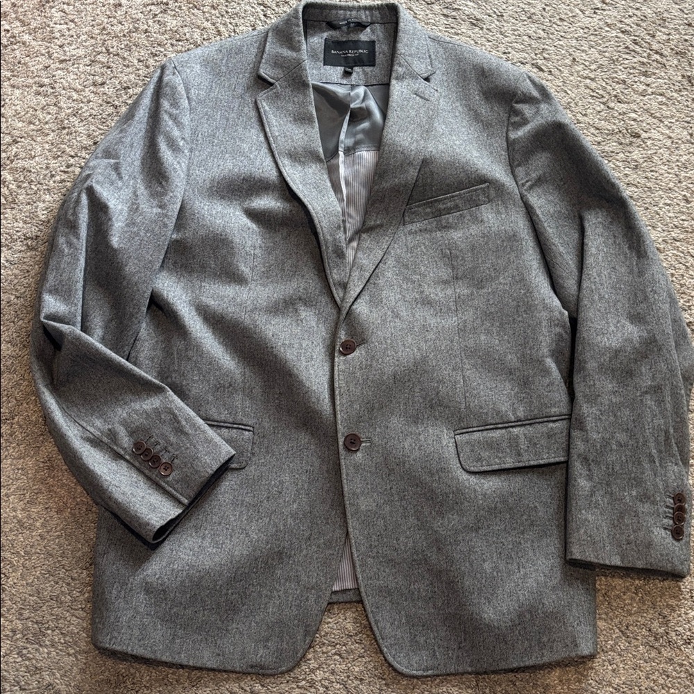 Banana Republic Tailored-Fit Gray Sport Coat / Blazer – Size 44R